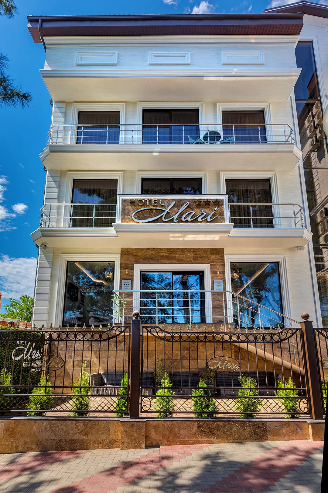 Отель MARI